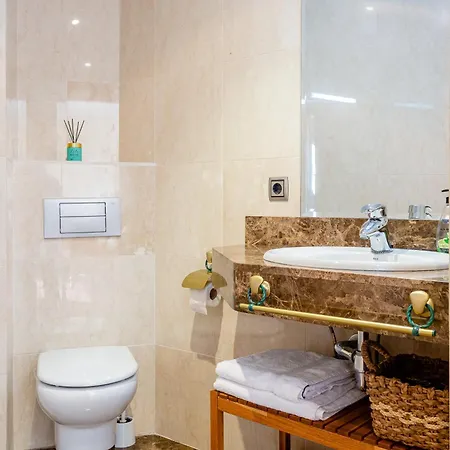 Con Infinity Pool Lloret de Mar